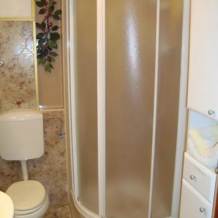 1 Apartment